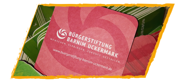 Ein Getränkeuntersetzer mit dem Logo der Brgerstiftung Barnim Uckermark